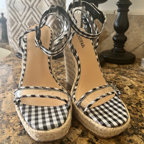 Just Fab black and white checkered wedge with woven heel - Picture 2 of 4